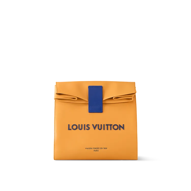 Sandwich Bag皮革購物袋，10萬900元。品牌提供