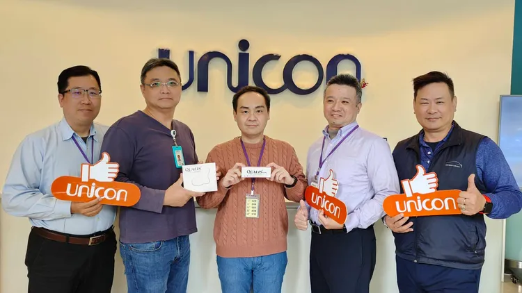 優你康光學團隊致力於研發創新科技，提供使用者更好的視覺體驗。業者提供