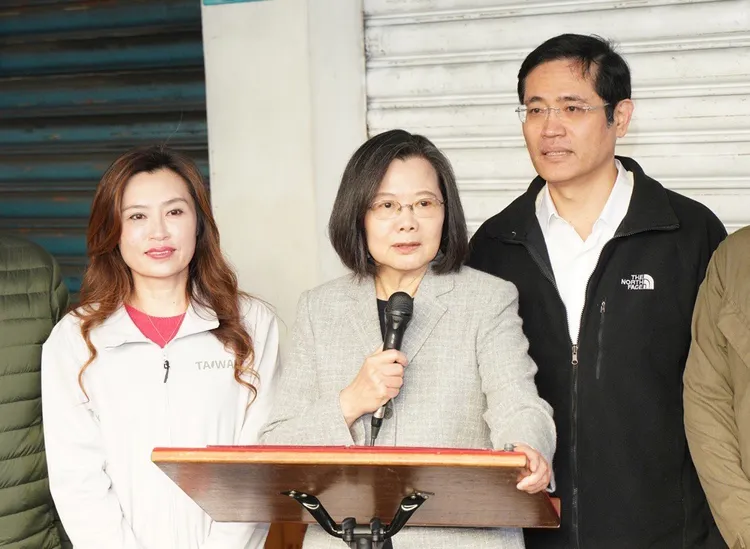 蔡英文發表談話。民進黨提供