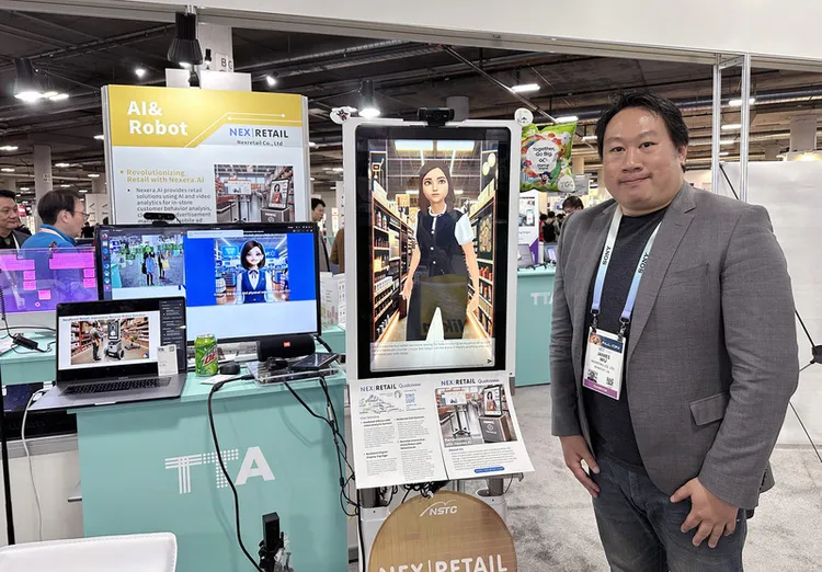 台新創公司NexRetail創辦人吳承翰打造「互動商店機器人」，可以用200種語言與人溝通、提升購物體驗，即將在全美大型連鎖家庭裝飾品與建材零售商店中部署。中央社