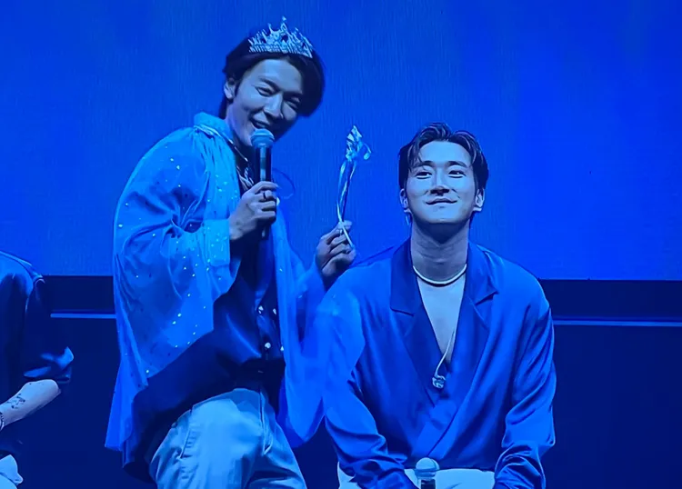 東海（左）被指定穿公主套組。讀者提供