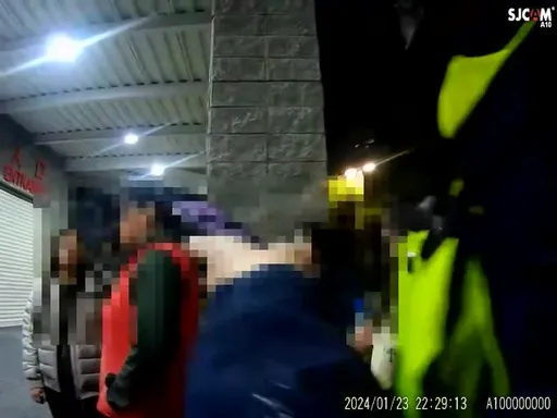 見別人訓孫卻在旁「喊燒」!嘴賤鼓譟「打下去」 好市多停車場爆衝突1人送醫