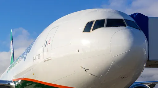 東京羽田機場飛機起火　長榮一班機轉降大阪