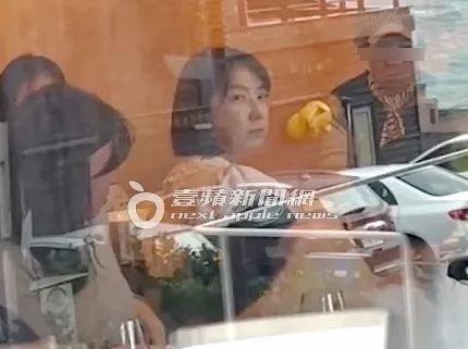 野生的前女團成員宋米秦，當天素顏自帶蘋果肌低調用餐。特勤中心攝