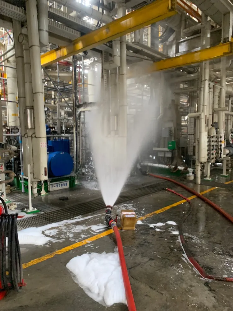 廠區人員自行撲滅，灑水降溫。雲林縣消防局提供