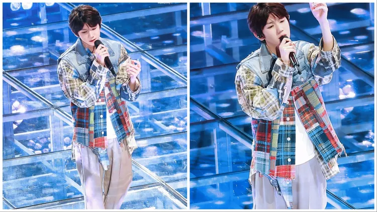 王源利用格紋拼接襯衫搭配單寧背心。翻攝Share明星穿搭小紅書