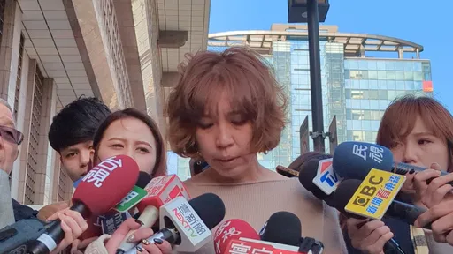 曝郭台銘「不會支持柯文哲」 周孟蓉哽咽現身!爆檢調今翻牆進門