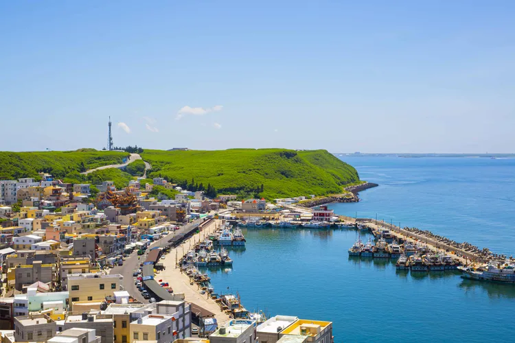 台灣「澎湖縣」以玄武岩地形和豐富的水上活動而著名，空降「全球最好客目的地」第二名。Booking.com提供