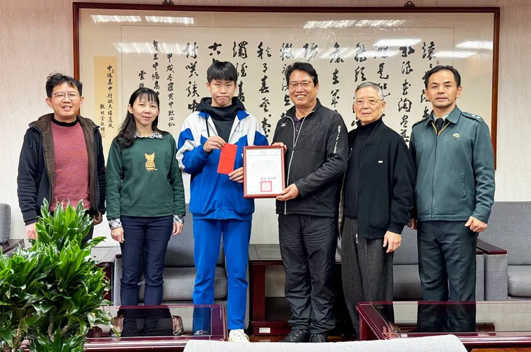 校方公開表揚。中央大學提供