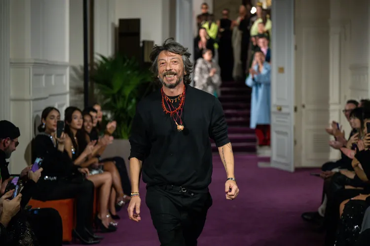 VALENTINO創意總監Pierpaolo Piccioli謝幕。品牌提供