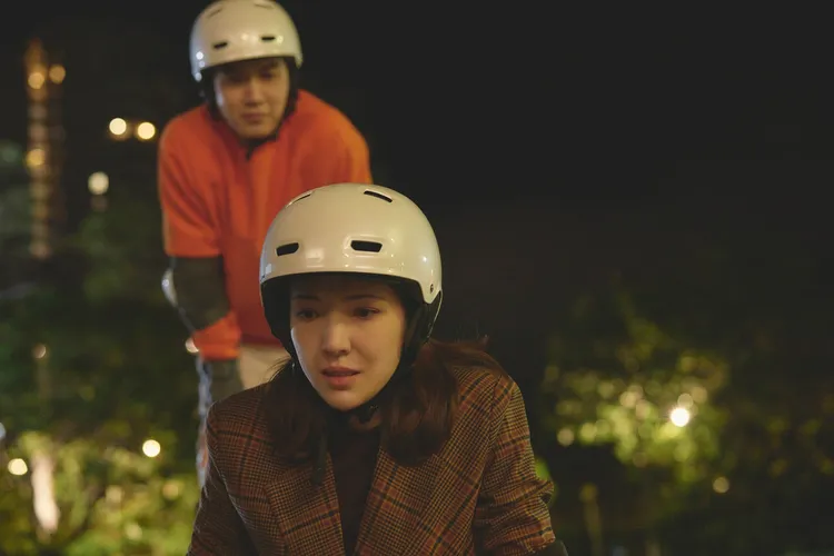 許瑋甯(前)一聲「好痛」讓觀眾淚崩，後為柯震東。公視提供