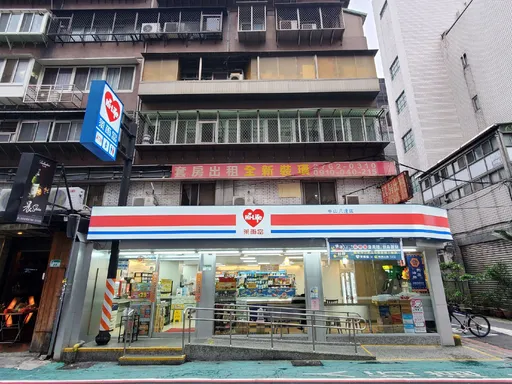 超商滿街都是 北市中山區林森北路2公里有23家密度最高