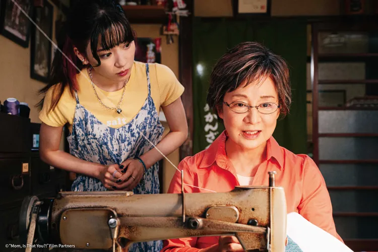 永野芽郁（左）飾演吉永小百合的孫女，拍戲成為忘年之交。原創娛樂提供