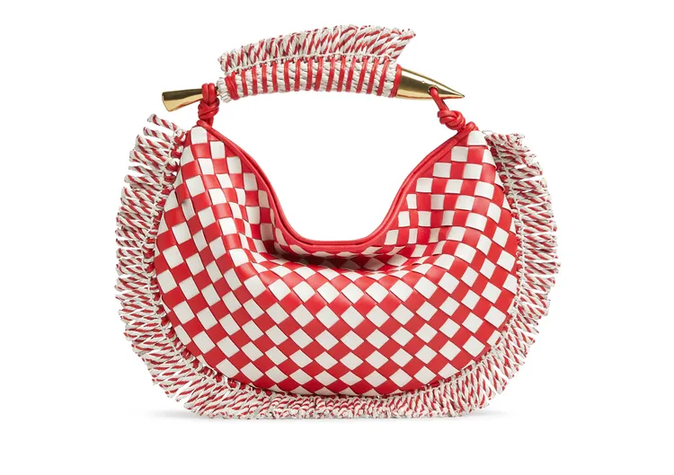 SARDINE編織皮革造型手提包，25萬2000元。品牌提供