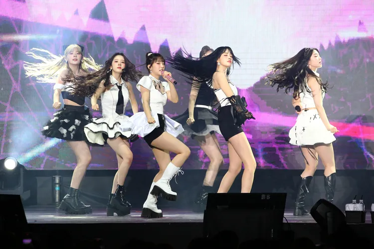 STAYC與粉絲提早為ISA慶生。攝影中心攝