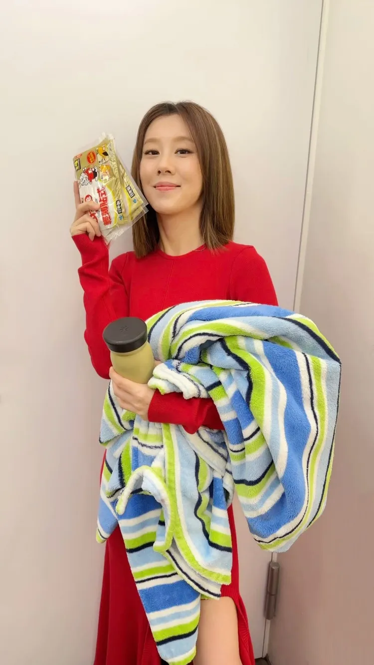 白安跨年準備了必備的暖暖包、保溫瓶裝滿薑茶禦寒。相信音樂提供