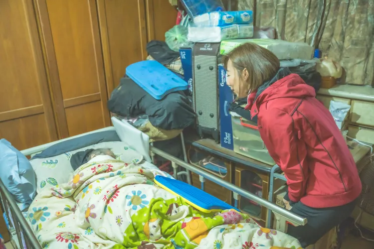 永齡基金會執行長郭曉玲前往北中南機構與個案家中訪視關懷。永齡基金會提供