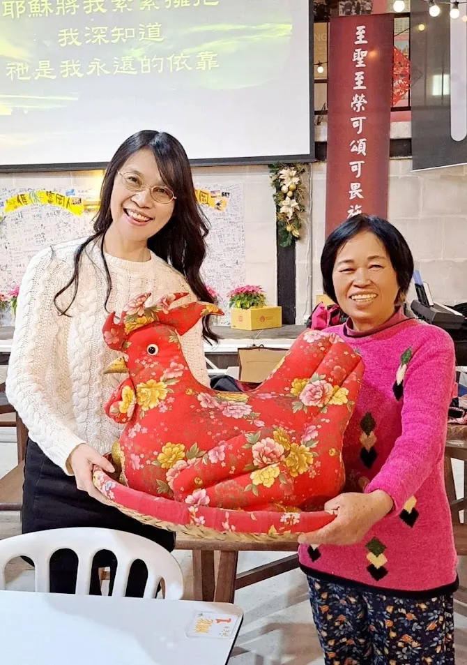 最大花布客家雞。新富協會提供