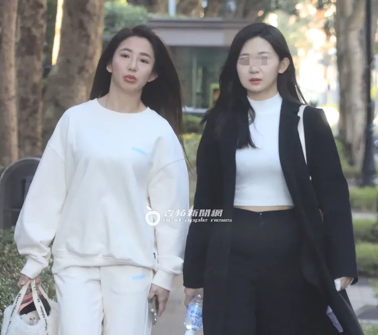 郭書瑤妹妹（右）外型也相當亮眼。特勤中心攝
