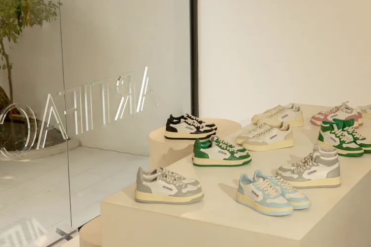 ARTIFACTS選入多款AUTRYMEDALIST運動鞋。品牌提供