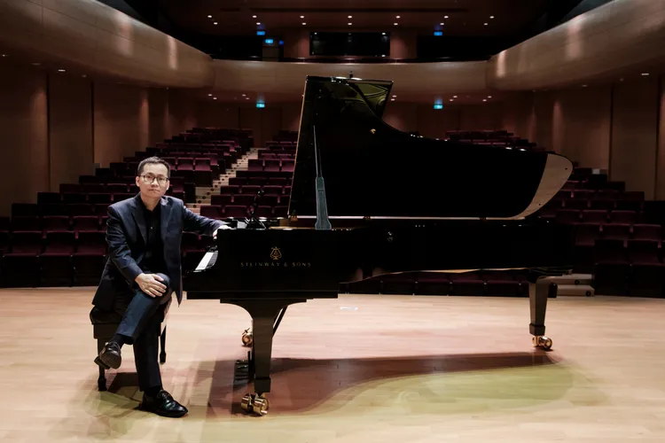 吳毓庭進行樂曲導聆。奇美博物館提供