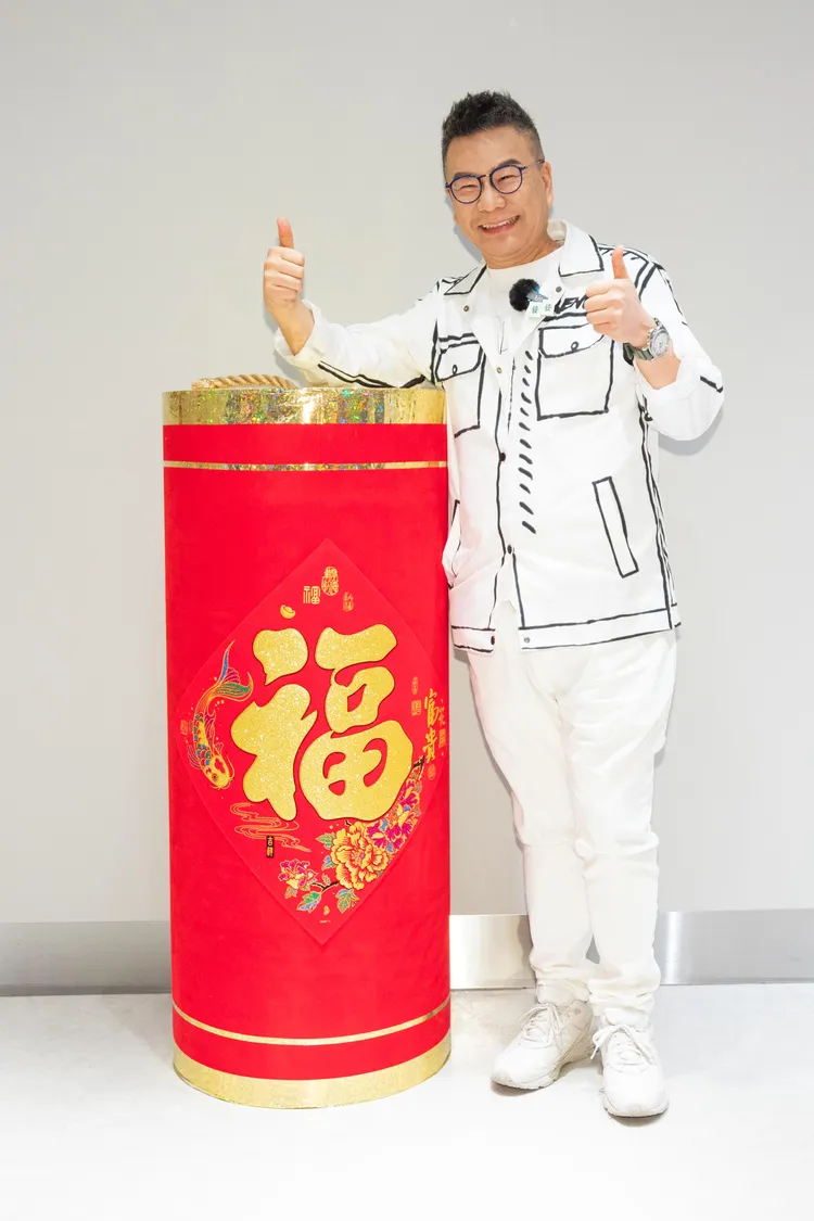 沈玉琳今年農曆春節會帶會帶老婆跟女兒出國。東森購物提供