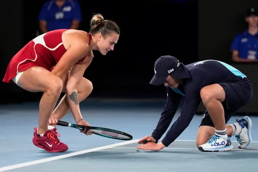莎芭蓮卡比賽兼救蟲 挺進澳網4強、與高夫爭決賽門票
