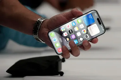 傻眼!尾牙頭獎竟是退貨iPhone 15 網曝更噁的:收到發霉恐怖物