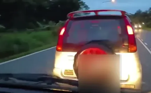 氣炸片!救護車鳴笛閃燈前車「不讓路」 患者身亡駕駛兒子一句話想脫身