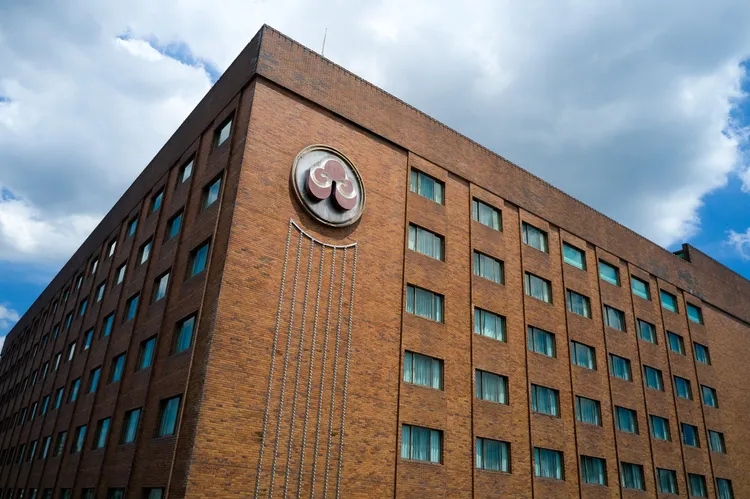 台北福華大飯店是台灣包浩斯建築的代表作之一。台北福華大飯店提供