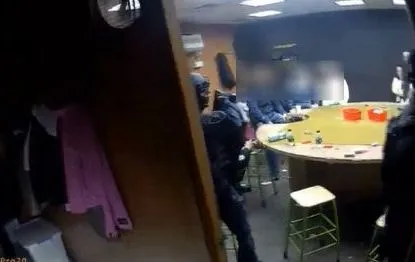 流動天九牌賭場藏身鐵皮屋 警持搜索票直搗賭窟逮38人