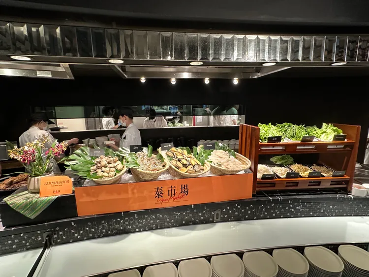 現煮海鮮湯用料豐富。陳怡文攝