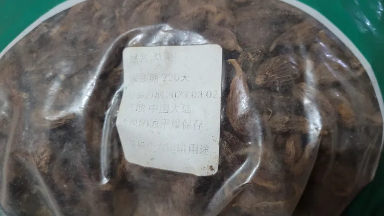 大安區「柳州螺螄粉」湯頭原料在中國電商平台購入，未依規定申請輸入查驗。北市衛生局提供