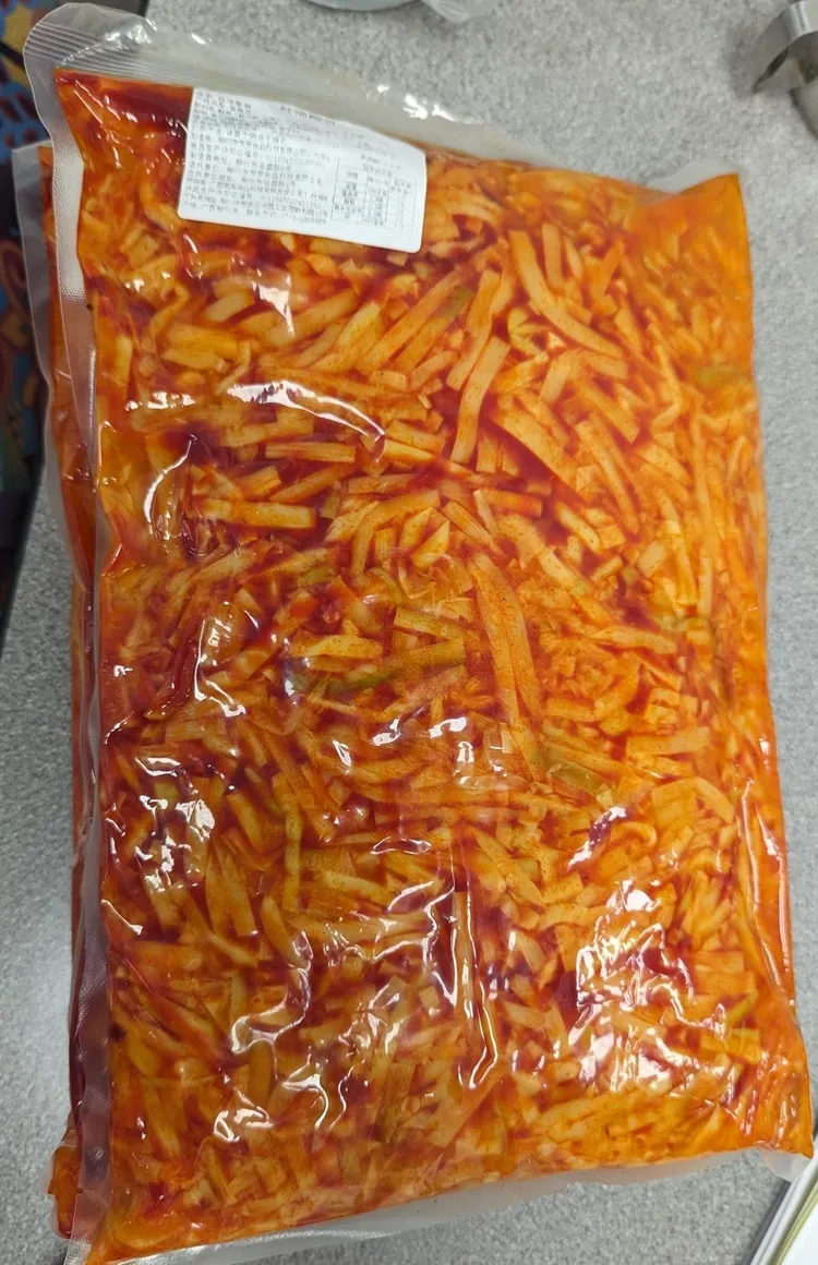 螺螄粉食材「紅油酸笋」屬中國物品不准許輸入項目。北市衛生局提供