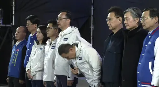 侯友宜宣布敗選鞠躬感謝支持者　「完全努力過了」！明天立馬挽袖上班