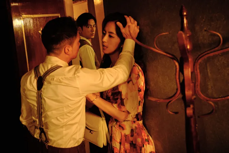 市原隼人（左起）、李國毅、周曉涵三角情慾戲讓人揪心。欣蘭企業提供