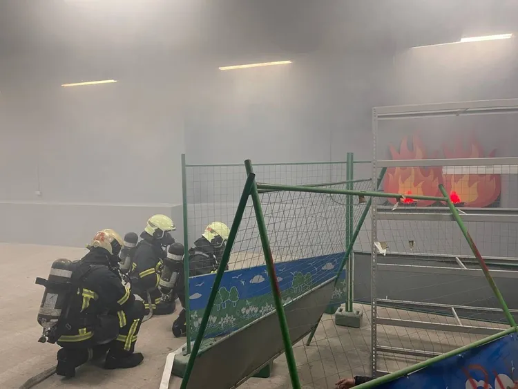 消防人員情境模擬。翻攝畫面