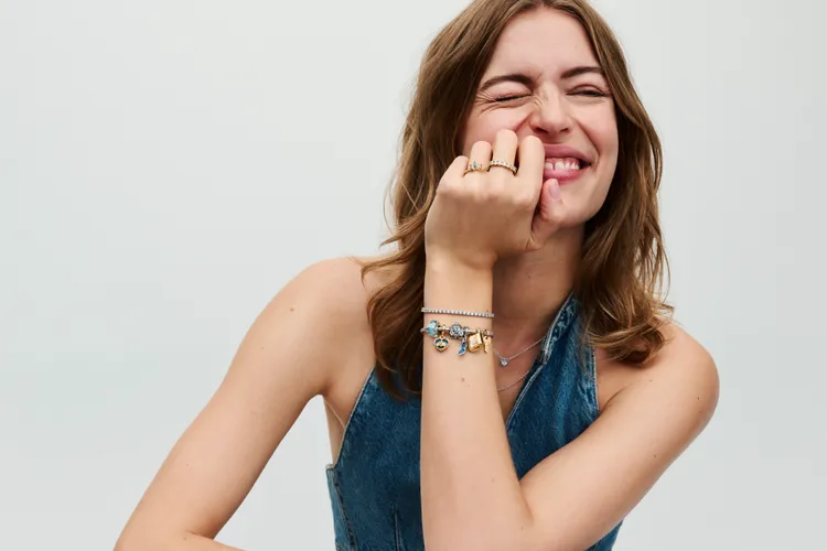 全新迪士尼《仙履奇緣》聯名系列集結玻璃鞋、南瓜馬車等元素。品牌提供