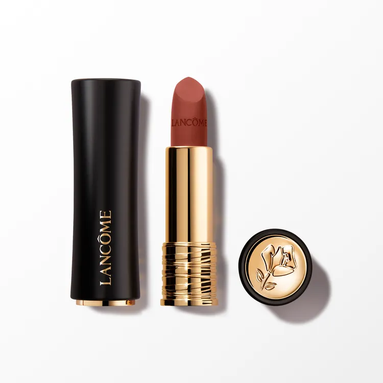 #221焦糖棕，1350元。品牌提供