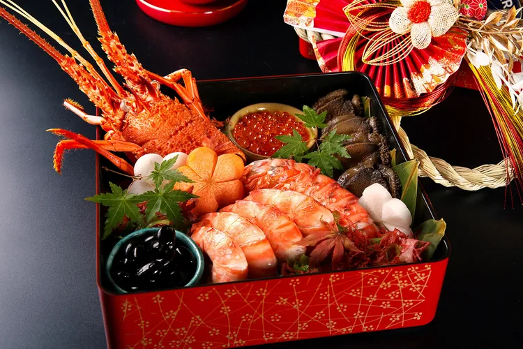 「KOUMA新春御盒」道道豪華料理皆由主廚手工費時製作。業者提供