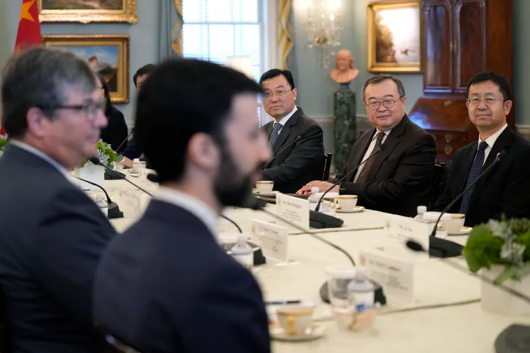 劉建超（右二）率團訪問華府。美聯社