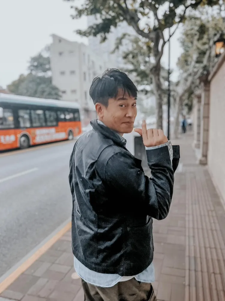 王振復到上海念書。翻攝王振復臉書