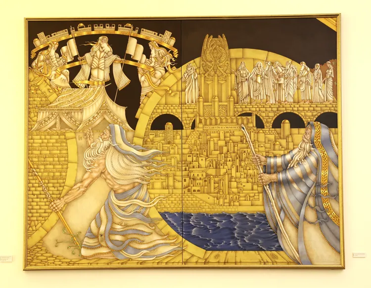 館內擺放猶太智利畫家的8幅巨型創世紀畫作。彭欣偉攝