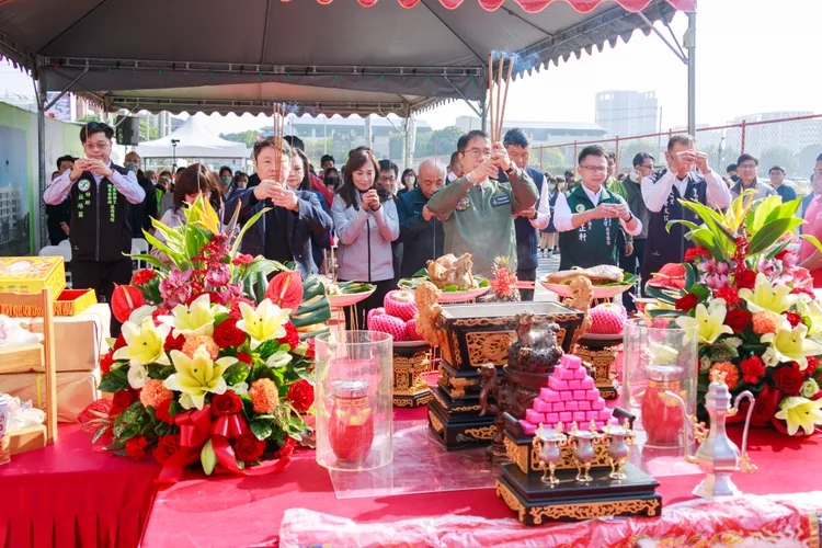 市府舉辦永康區臺南公宅上樑典禮，祈求工程順利。市府提供