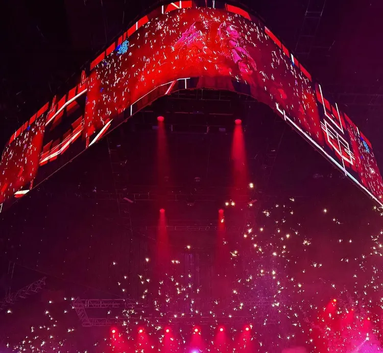 皇甫聖華秀出Twins演唱會舞台照，顯然也在場欣賞。翻攝皇甫聖華IG