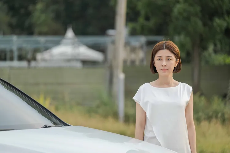 李維維詮釋醫院督導長，角色個性鮮明。東森提供