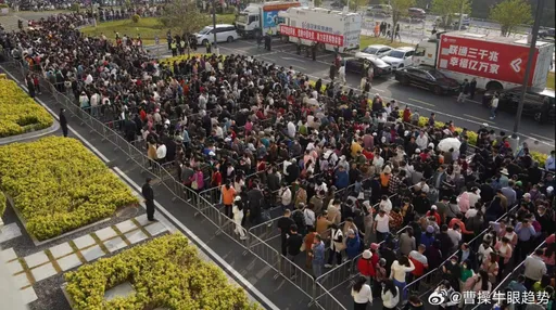 深圳好市多首日1小時湧5000人 愛馬仕包10分鐘售罄