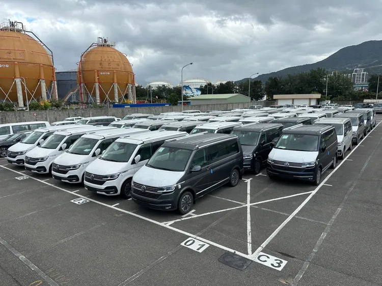 台灣福斯商旅為紓解準車主們的等待時間，特地向原廠爭取大量車源到港。業者提供