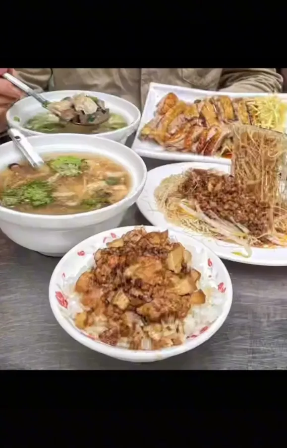 「啊明北港肉羹」位在高雄市三民區，古早味美食。TikTok@pkfoodie182 / IG：pkfoodie182 提供