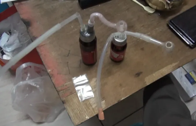 現場查扣安非他命及吸食器。民眾提供